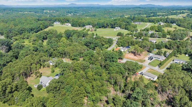 95 Stripers Landing RD, Moneta, VA 24121