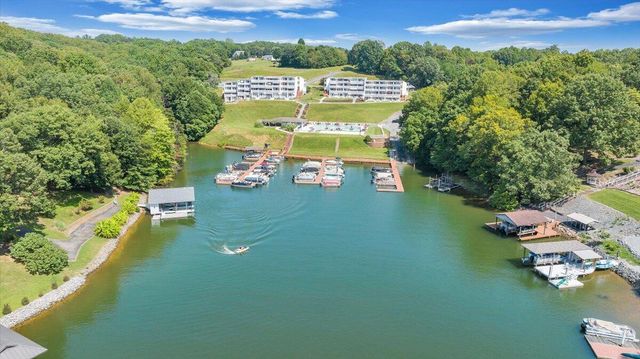 95 Stripers Landing RD, Moneta, VA 24121