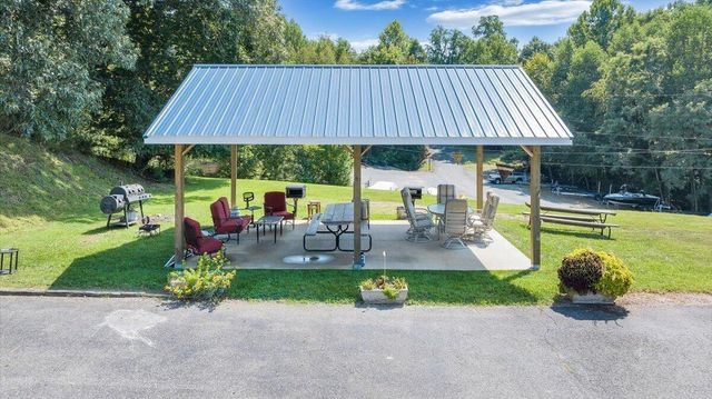 95 Stripers Landing RD, Moneta, VA 24121