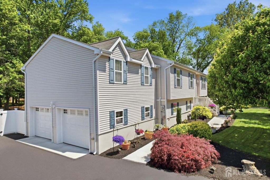 185 Fresh Ponds Road, South Brunswick, NJ 08852