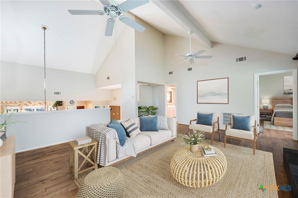 Image 2 of property listing at 5 Cypress Point, Wimberley, TX 78676
