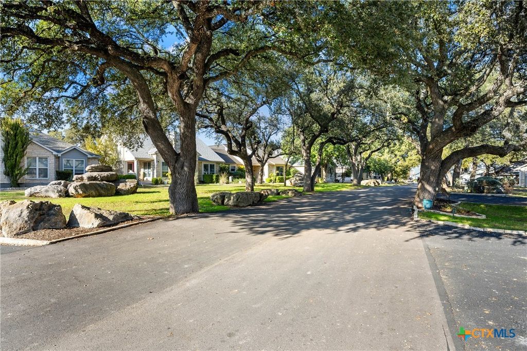 Image 29 of property listing at 5 Cypress Point, Wimberley, TX 78676