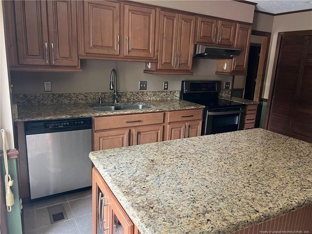 603 Hemphill Circle, Fayetteville, NC 28303
