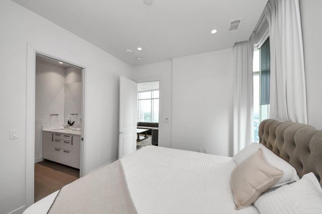 4521 San Felipe Street 1603, Houston, TX 77027