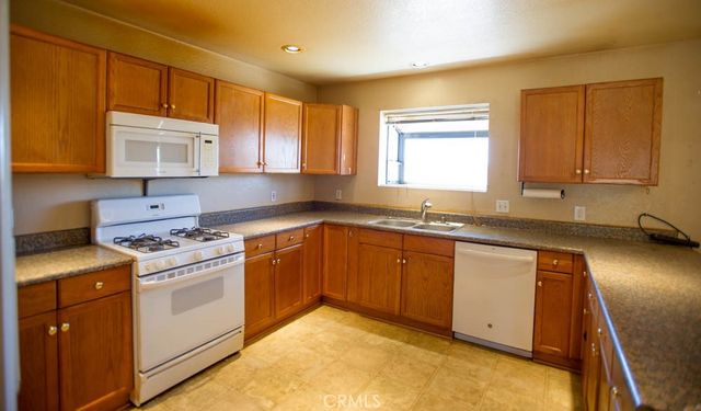 5902 Margaritha, Rosamond, CA 93560