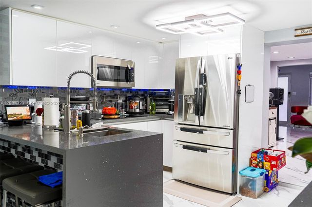1621 E 6th Avenue, Hialeah, FL 33010