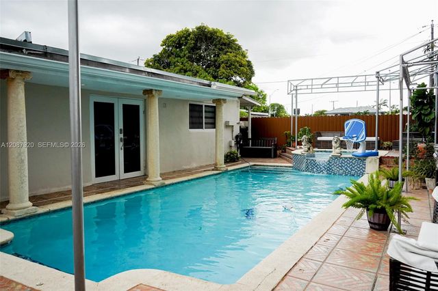 1621 E 6th Avenue, Hialeah, FL 33010