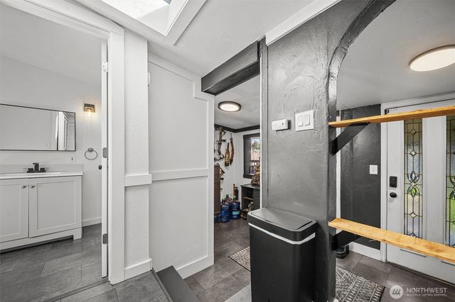1337 Pioneer Street, Enumclaw, WA 98022