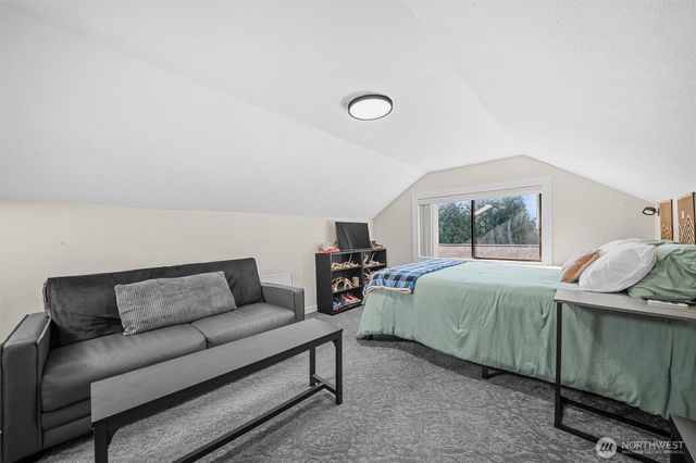 1337 Pioneer Street, Enumclaw, WA 98022