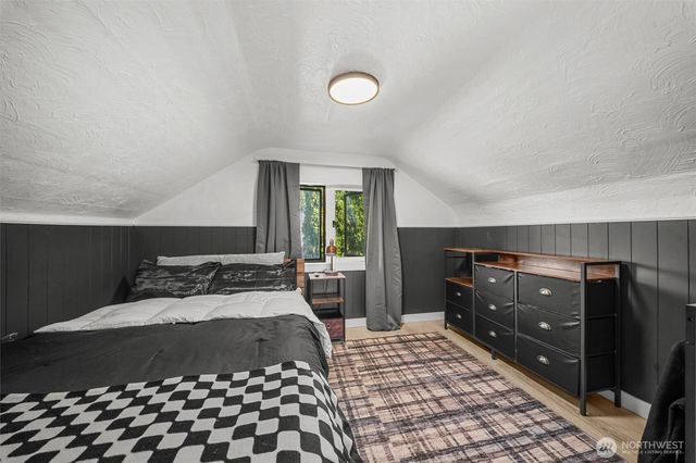 1337 Pioneer Street, Enumclaw, WA 98022