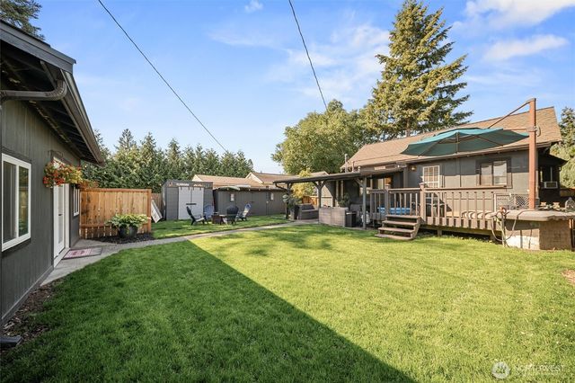 1337 Pioneer Street, Enumclaw, WA 98022