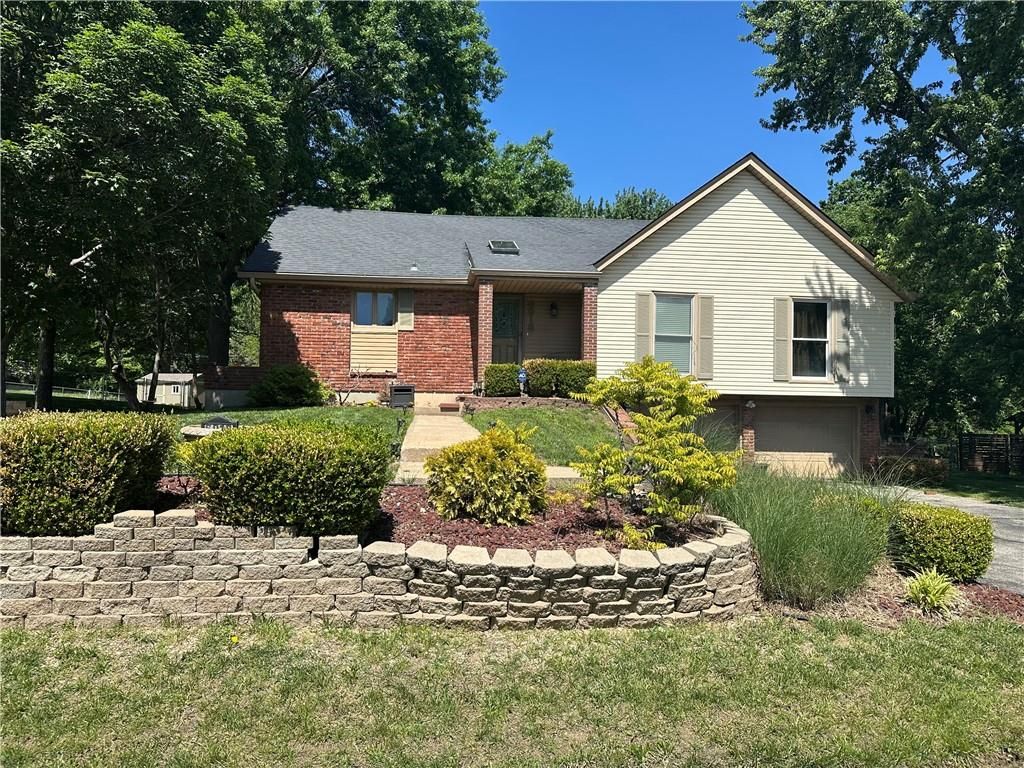6918 Marion Drive, Shawnee, KS 66218