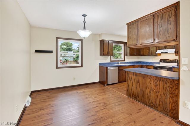 448 Fernwood Avenue, Wadsworth, OH 44281