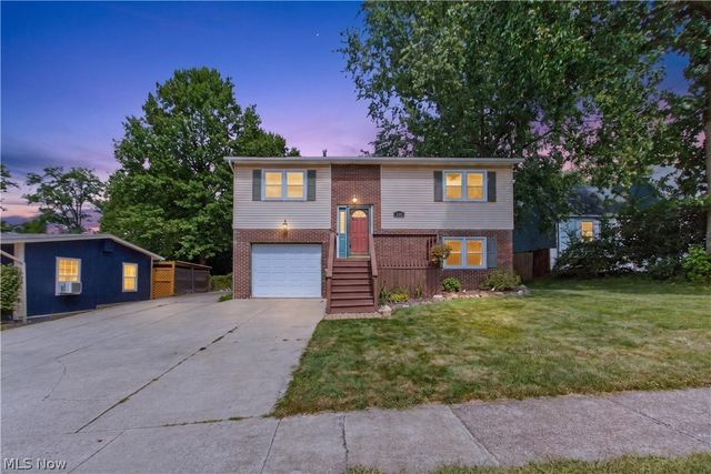 448 Fernwood Avenue, Wadsworth, OH 44281
