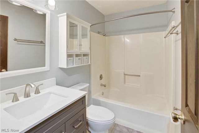 448 Fernwood Avenue, Wadsworth, OH 44281