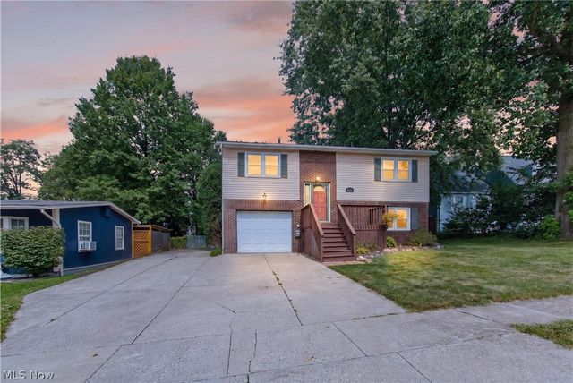 448 Fernwood Avenue, Wadsworth, OH 44281