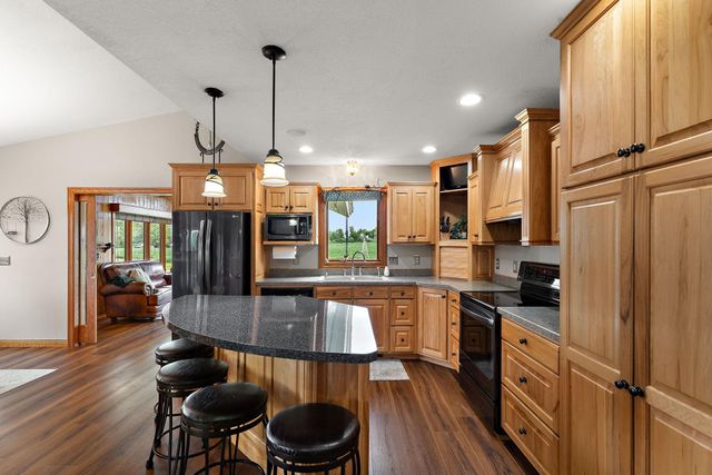 2312 Becker Trail, Faribault, MN 55021