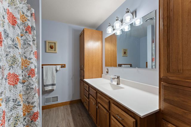 2312 Becker Trail, Faribault, MN 55021