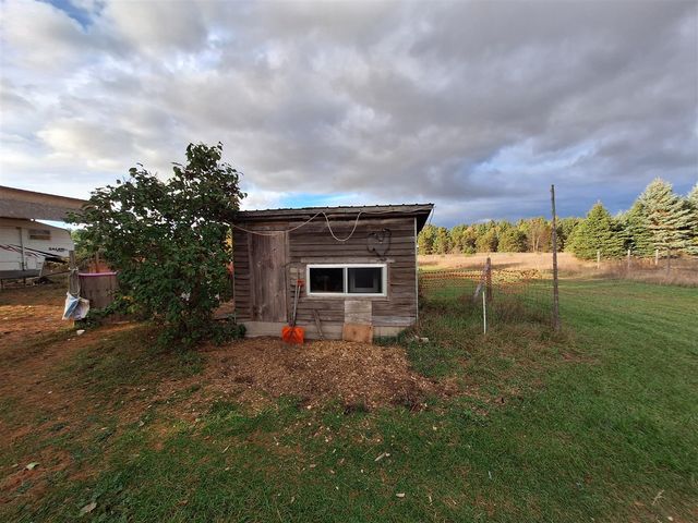 1384 W Chauvez, Scottville, MI 49454