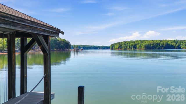 161 Eagle Chase Lane, Troutman, NC 28166
