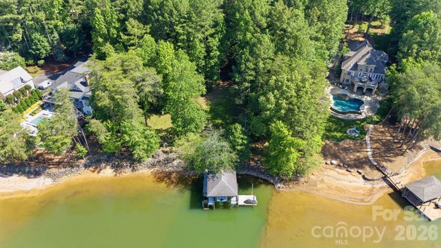 161 Eagle Chase Lane, Troutman, NC 28166