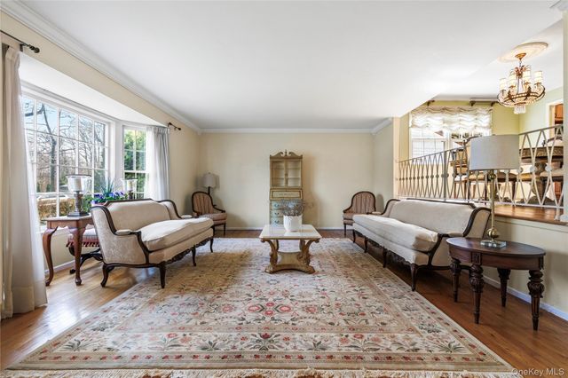 14 Loewen Court, Rye, NY 10580