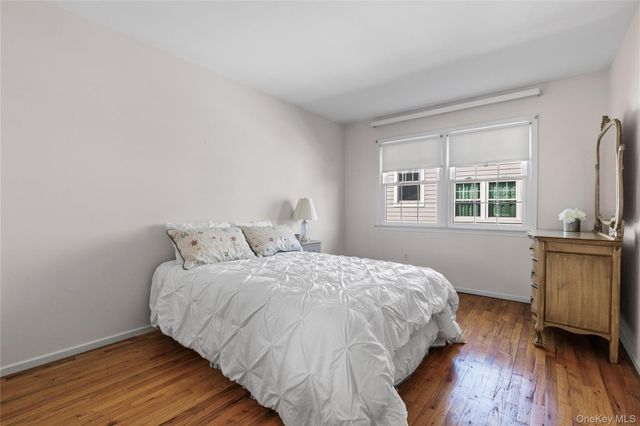 14 Loewen Court, Rye, NY 10580