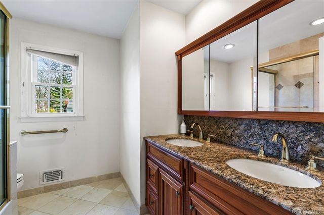 14 Loewen Court, Rye, NY 10580