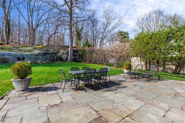 14 Loewen Court, Rye, NY 10580
