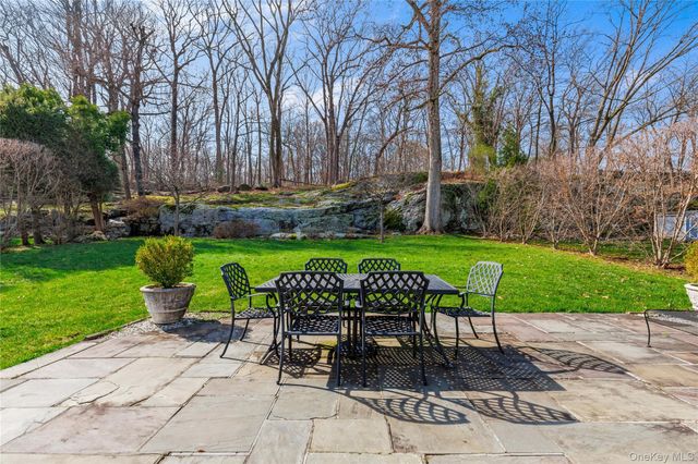 14 Loewen Court, Rye, NY 10580