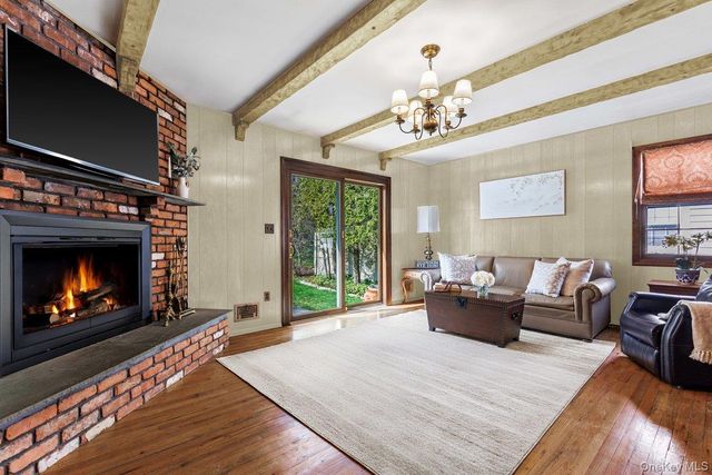 14 Loewen Court, Rye, NY 10580