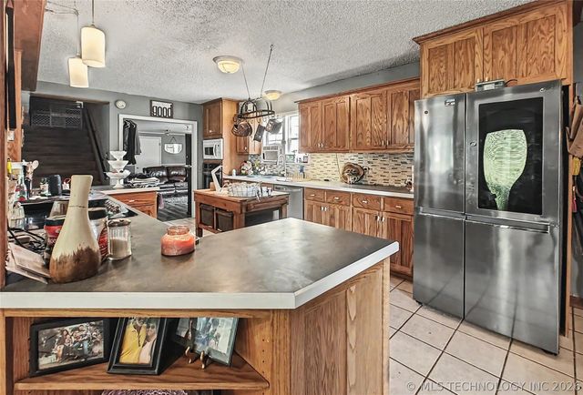 26073 Hwy 82, Park Hill, OK 74451