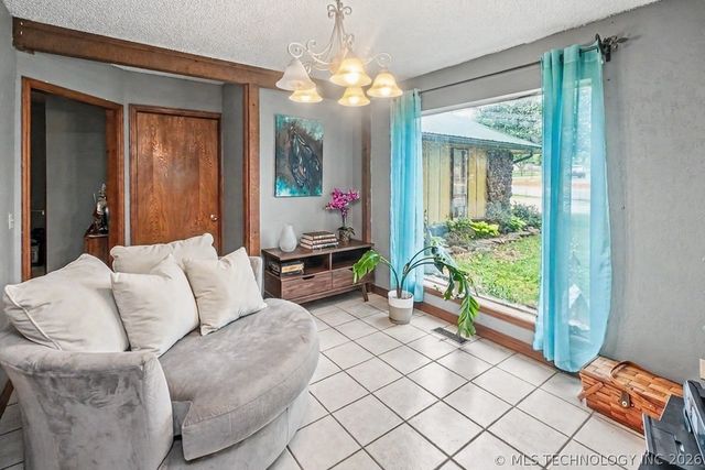 26073 Hwy 82, Park Hill, OK 74451