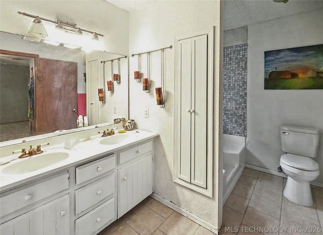 26073 Hwy 82, Park Hill, OK 74451