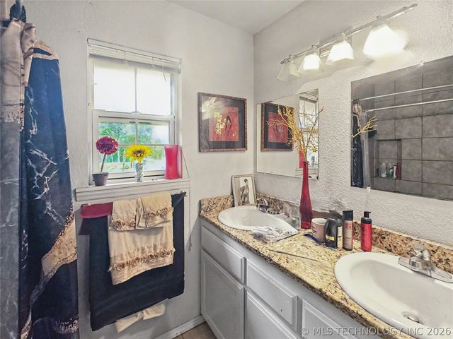 26073 Hwy 82, Park Hill, OK 74451