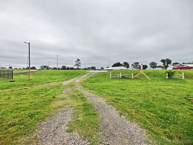 26073 Hwy 82, Park Hill, OK 74451