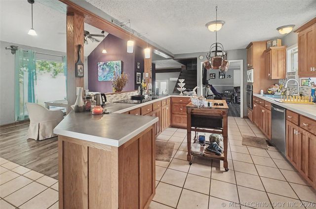 26073 Hwy 82, Park Hill, OK 74451