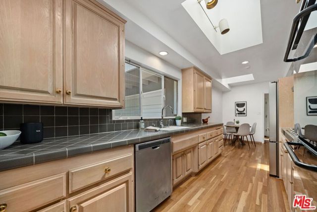 13331 Westcove Drive, Los Angeles, CA 90049