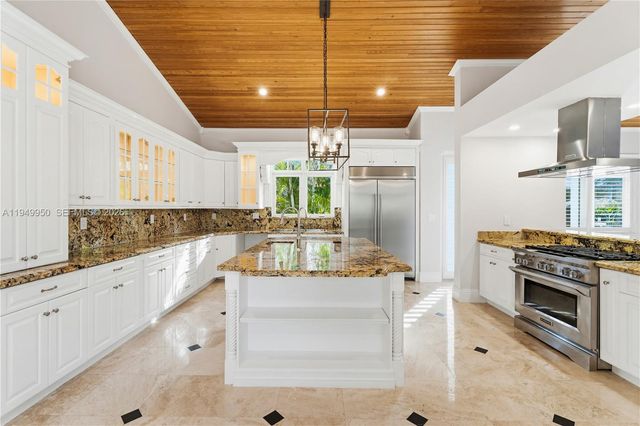 6200 SW 130th Ter, Pinecrest, FL 33156