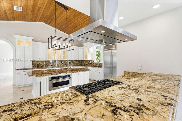 6200 SW 130th Ter, Pinecrest, FL 33156