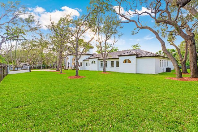 6200 SW 130th Ter, Pinecrest, FL 33156