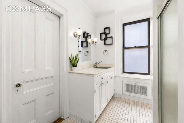 205 W 57th Street 8BC, New York City, NY 10019