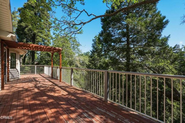 963 Jungfrau Drive, Crestline, CA 92325