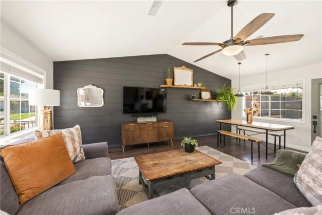 2041 Lupin Street, Simi Valley, CA 93065