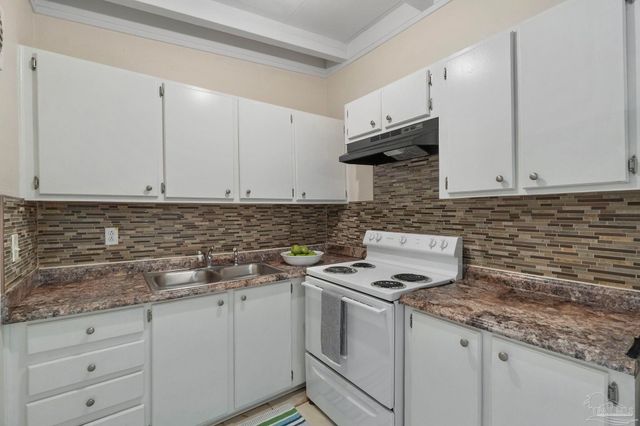 202 Emerald Ave, Pensacola, FL 32505