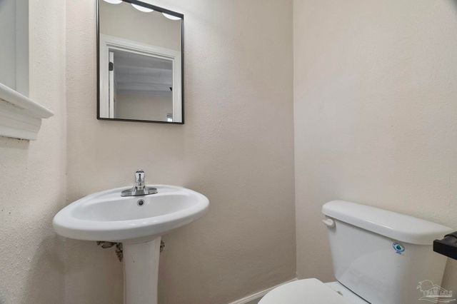 202 Emerald Ave, Pensacola, FL 32505