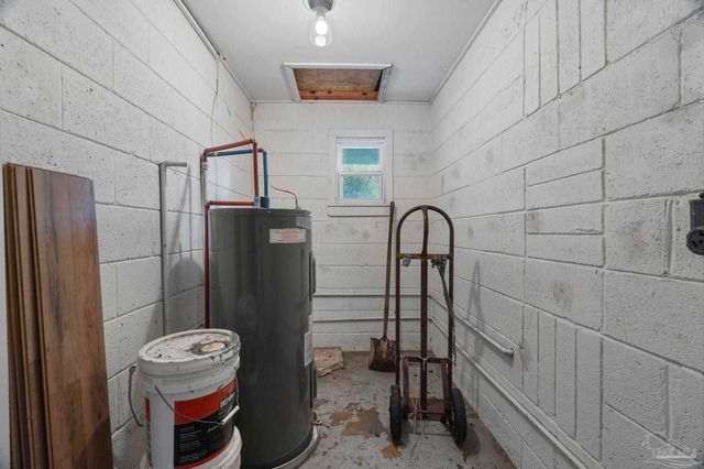 202 Emerald Ave, Pensacola, FL 32505