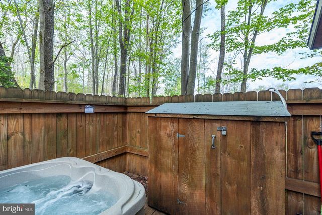 15 Village Dr # 1, Oakland, MD 21550