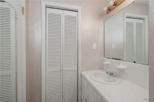 5043 Pinewood, Tuscaloosa, AL 35405