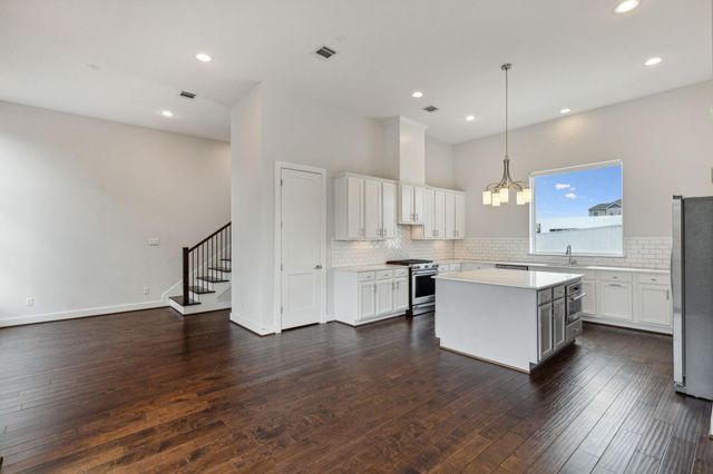 843 W 23rd Street B, Houston, TX 77008